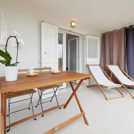 דירה Little With Outdor Patio